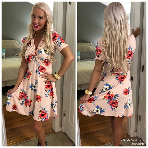 💝LAST 1! Stunning Blush Twist Front Floral Dress - Picture 2 of 7